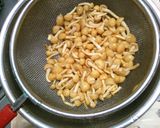オクラと小松菜 なめこの お味噌汁♪作り方1写真
