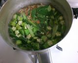 オクラと小松菜 なめこの お味噌汁♪作り方5写真