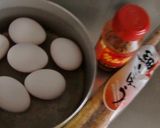 味噌とキムチの素で、味付け玉子入り煮もの作り方1写真