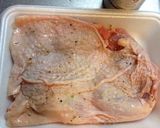 簡単メイン！肉汁たっぷりなチキンソテー作り方1写真
