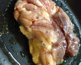 簡単メイン！肉汁たっぷりなチキンソテー作り方3写真