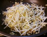 もやし炒め、にんにく醤油味。作り方4写真