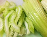セロリの麺つゆ炒め セロリ克服作り方1写真