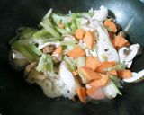 野菜たっぷり明太子ツナパスタ♬作り方3写真