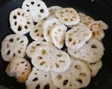 チョー簡単♪♪れんこんの甘辛酢炒め～♥♥作り方2写真