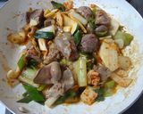 ガッツリ食べよう♡レバキムの旨辛とろ玉丼作り方7写真