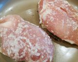 漬けて焼くだけ！絶品鶏むね肉の塩麹焼き作り方2写真