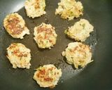 離乳食後期*豆苗ハンバーグ作り方3写真
