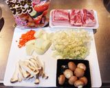 簡単 豚肉とソーセージのスープ作り方1写真