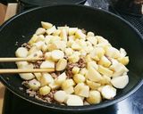 里芋とひき肉の味噌炒め作り方3写真