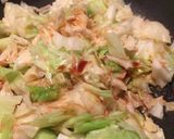 ♡鮭フレークとキャベツの野菜炒め♡作り方3写真