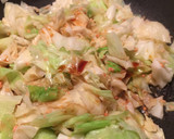 ♡鮭フレークとキャベツの野菜炒め♡作り方3写真