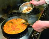 スペイン食堂の魚介と鶏肉のパエリア作り方3写真