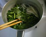 ほうれん草と 玉ねぎ 挽き肉のお吸い物♪作り方4写真