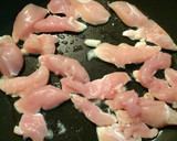 鶏ささみと豆苗のにんにく塩炒め作り方4写真