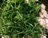 鶏ささみと豆苗のにんにく塩炒め作り方6写真