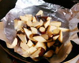 簡単☆さつまいものカレー砂糖炒め作り方1写真