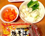 カンタン☆塩麹 彩り焼きそば作り方1写真