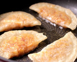 りんご煮込みを入れたアップル焼きギョーザ作り方8写真