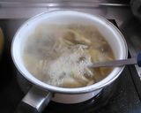 ウィンナーとしめじのコンソメスープ作り方4写真