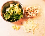 青梗菜としめじのオイスターソース炒め作り方1写真