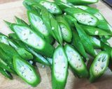オクラとキュウリとトマトのサラダ作り方1写真