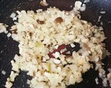 ランチや軽食に♪簡単きのこガーリック炒飯作り方2写真
