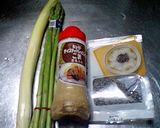 うどとアスパラと塩昆布のサラダ作り方1写真