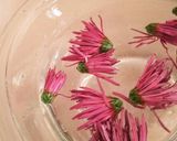 菊のほろ苦天ぷら 温い麺類のお供に♪♪作り方1写真
