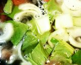 トマトとチンゲン菜のトムヤムスープ作り方3写真