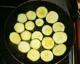 話題入り♪ズッキーニのハムチーズ焼き♪作り方2写真