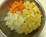 挽肉とサイコロ野菜のカレー作り方1写真