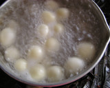 とうふ白玉といちごの冷やしミルクしるこ。作り方1写真