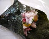 唐揚げと卵＆ブロッコリーの梅おにぎらず作り方4写真