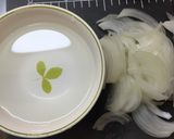 簡単韓国キムチと玉ねぎサラダ(*^^)v作り方1写真