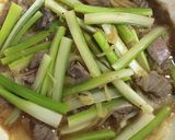 セロリと牛肉のバター醤油炒め作り方3写真