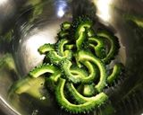 ゴーヤとウインナーの味噌炒め作り方2写真