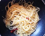 簡単 お一人様ランチ☆ペペロンチーノ作り方4写真