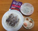 しらす入りゆかりおにぎり♫作り方1写真