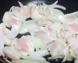 簡単ヘルシー優しい味♡トマト入り親子丼作り方1写真