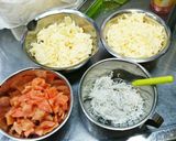 絶品4種チーズ耳までチーズ鮭としらすピザ作り方4写真