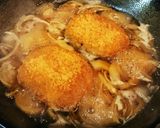 節約！カツ丼より美味しい?!コロッケ煮☆作り方3写真