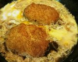 節約！カツ丼より美味しい?!コロッケ煮☆作り方6写真
