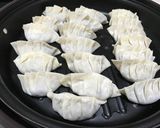 合挽きと白菜で♡肉汁溢れる我が家の餃子作り方4写真