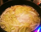 簡単で暖まる！白菜と肉団子の味噌スープ作り方4写真