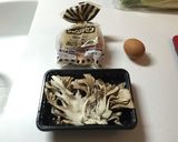 舞茸とウィンナーと卵のマヨ炒め☆作り方1写真