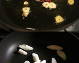 豚肉と塩トマトの焼うどん ニンニク風味作り方4写真