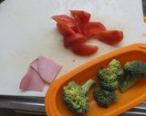 卵とハムと野菜のココットカマン作り方2写真