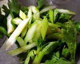 セロリのガーリック炒め作り方1写真