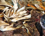 牛肉とごぼうと舞茸のうま〜い煮。作り方4写真